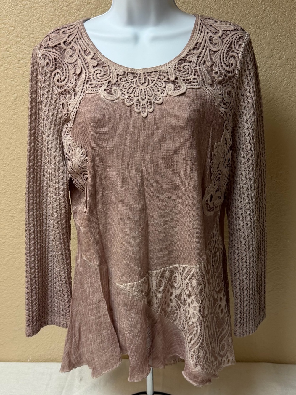 4/$20 Simply Couture Dusty Rose Lace & Knit Long Sleeve Tunic